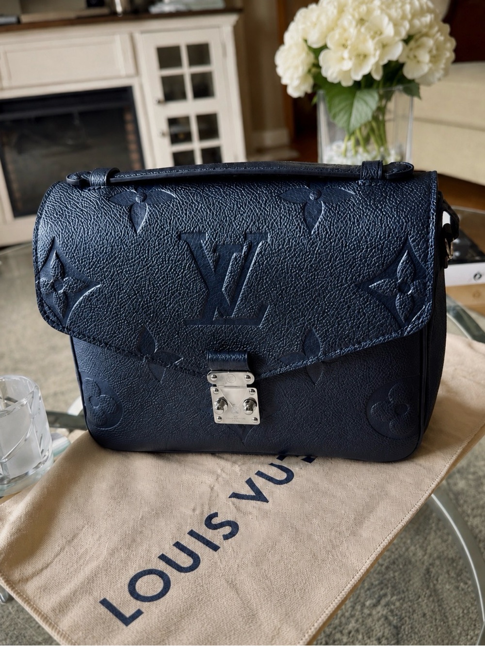 🌸Louis Vuitton Empriente Navy Nacre Pochette Metis🌸